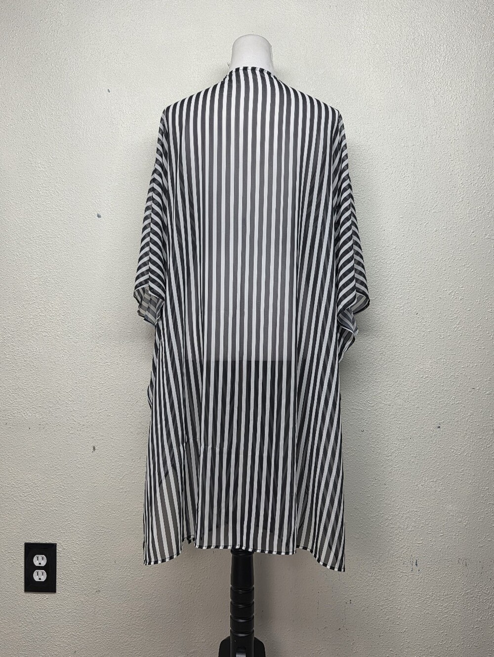 Black & White Stripes Kimono Swimsuit Cover-up - Picture 3 of 6